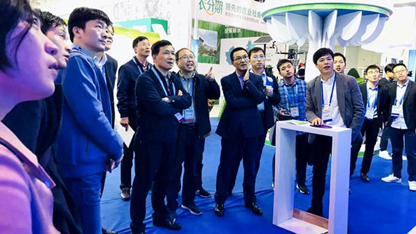 浙江省農(nóng)業(yè)農(nóng)村廳林健東廳長一行關(guān)注浙江省智慧農(nóng)業(yè)云平臺新業(yè)務(wù)模塊建設(shè)及應(yīng)用情況。