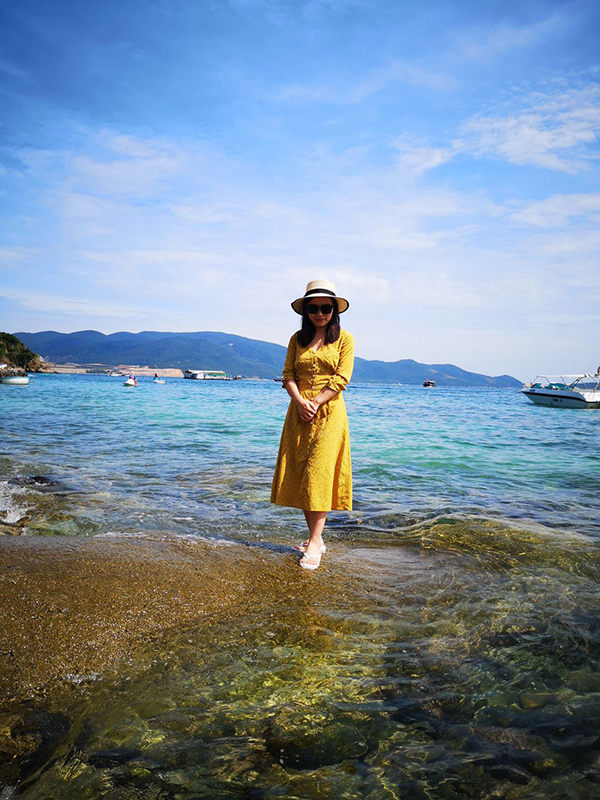 李副官，三分鐘之內(nèi)我要這小姐姐的所有信息